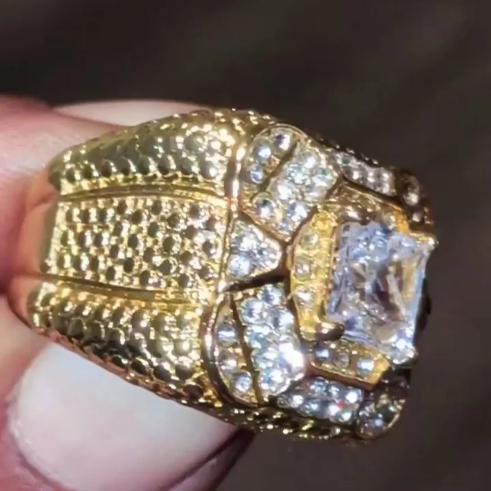 Mens Elegant Simulated Diamond 14k  Gold Plated Ring Sz 8